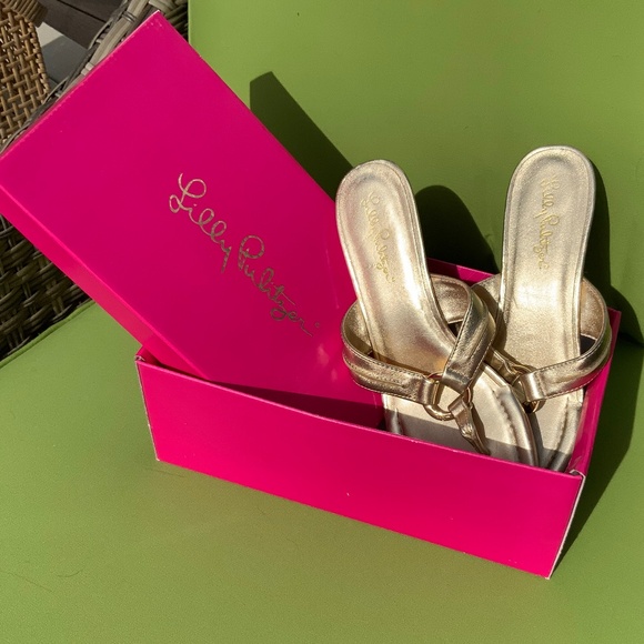 Lilly Pulitzer - McKim Gold Metallic Wedge Sandals - Sz 9 - Picture 7 of 7